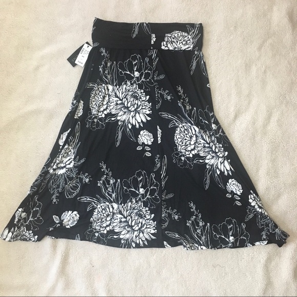Magazine floral mid length skirt - Picture 2 of 10